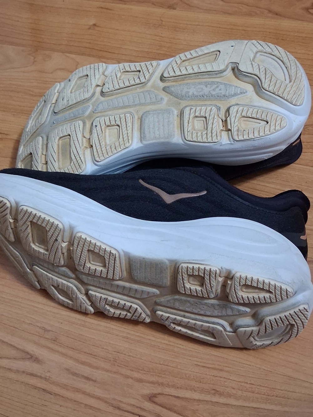 HOKA Bondi 9 Sneakers - Picture 4 of 6